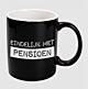 Mok pensioen zwart wit 